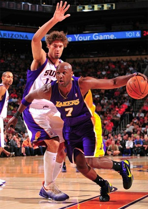 Lamar Odom vs. Suns - 10.29.10