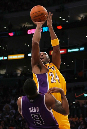 Kobe Bryant vs. Kings - 12.03.10