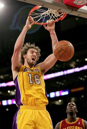 Pau Gasol vs. Cavaliers - 01.11.11