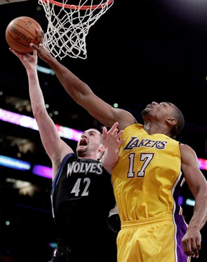 Andrew Bynum vs. Timberwolves - 03.18.11