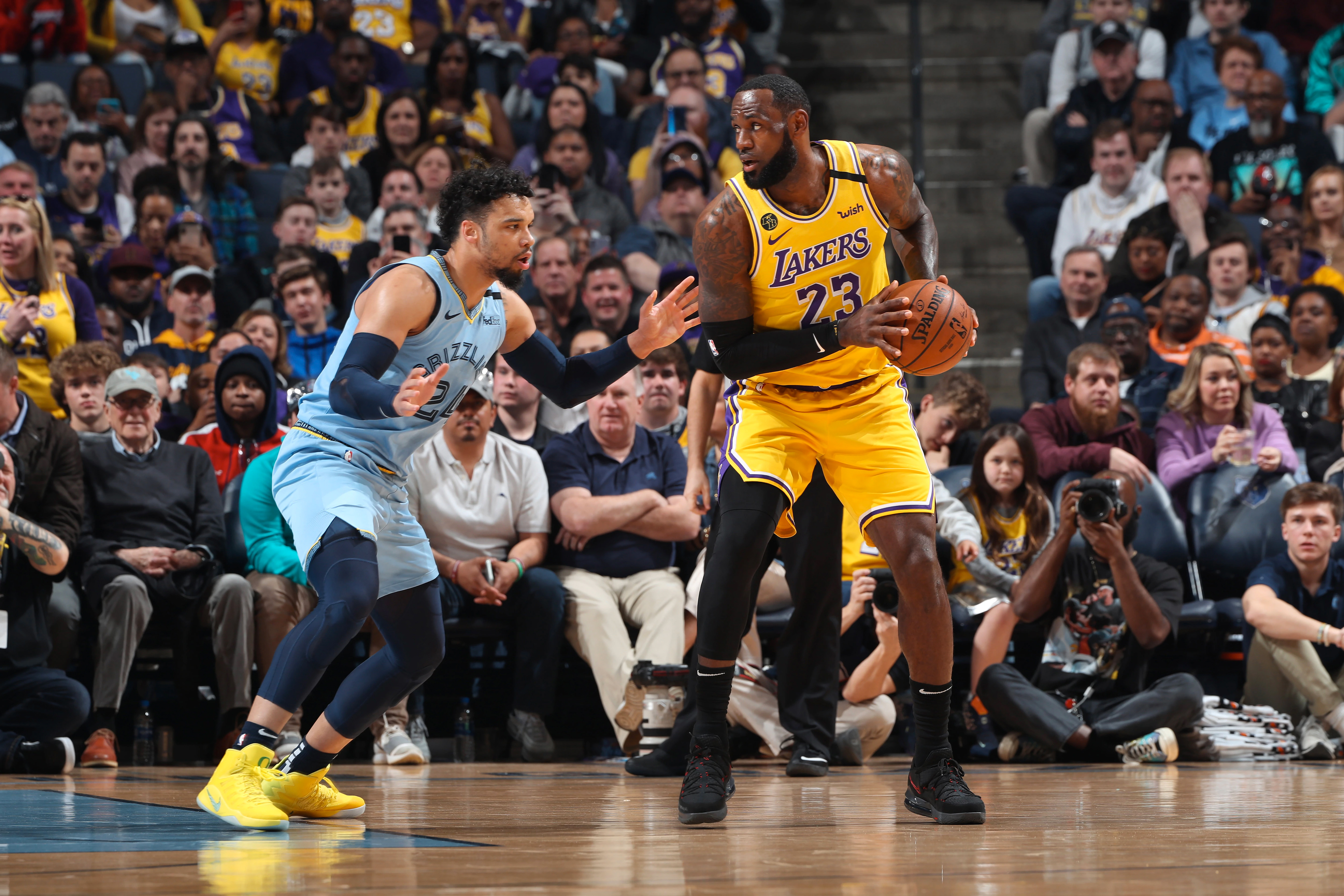 Lakers' Win Streak Ends in Memphis