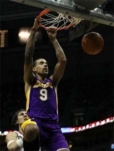 Matt Barnes throws it down against Bucks.