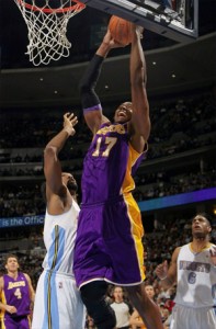 Andrew Bynum goes up for two against Nuggets.