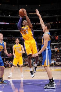 Kobe Bryant takes shot against Warriors.