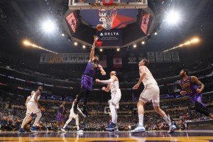 New York Knicks v Los Angeles Lakers